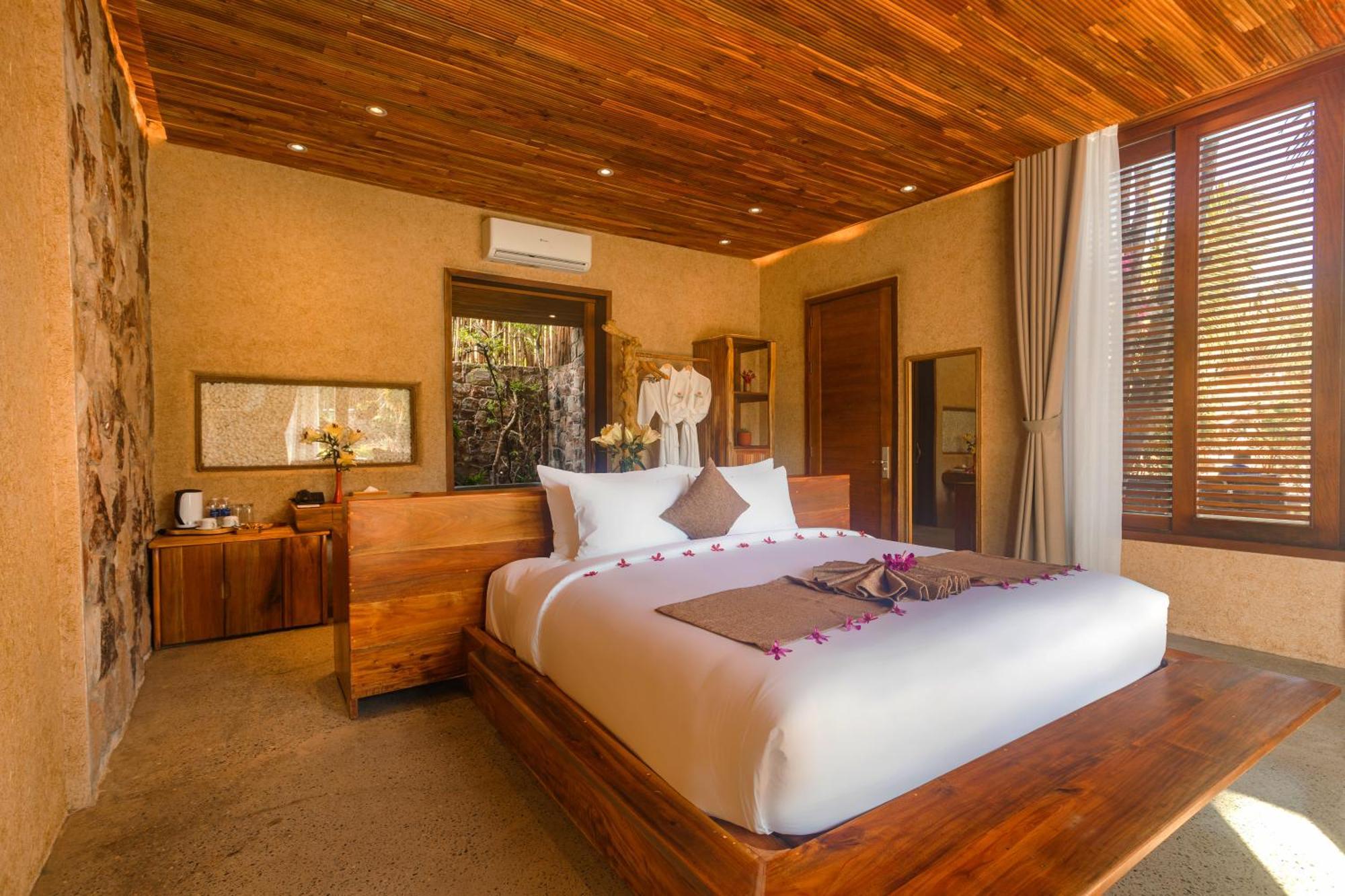 Grand Ocean Bay Resort Duong Dong Exterior foto